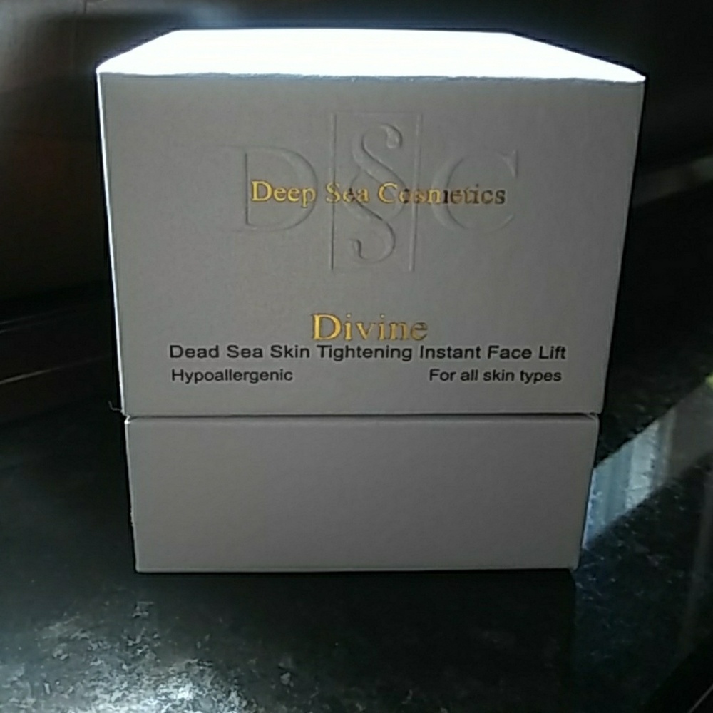 Dead sea skin tightening instant face lift